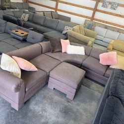 Sectional Couch (WE DELIVER)