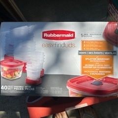 Rubbermaid Tupperware Set