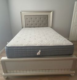Queen Champagne Tufted Bed Frame with Mirrored Footboard