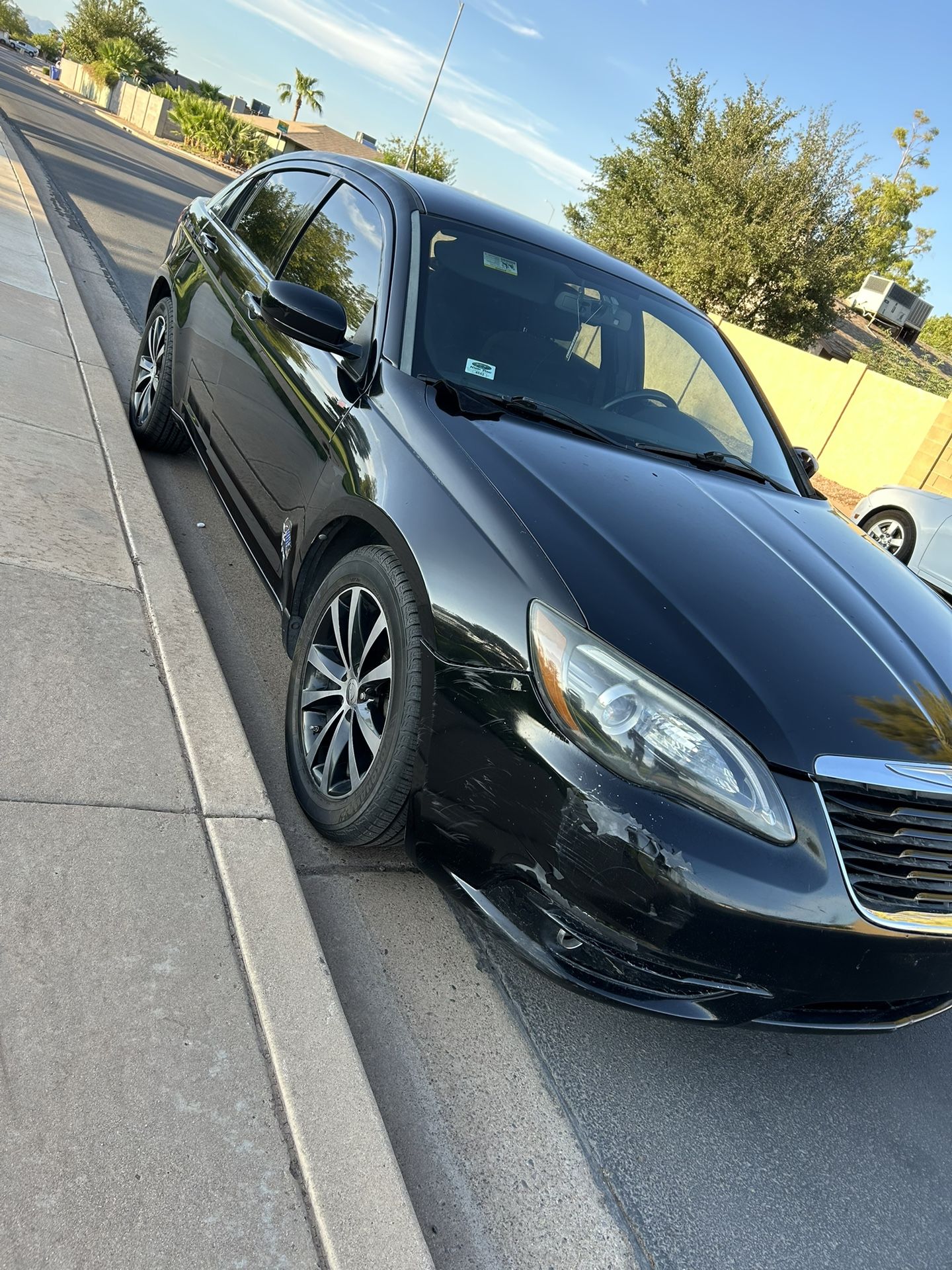 13 Chrysler 200 good
