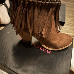 Very Cute Fringe Booties Well Taken Care Of Size 71/2