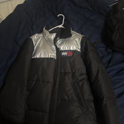 Tommy Hilfiger Puffer Jacket (Large)