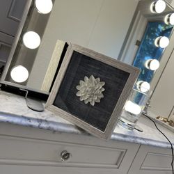 Decorative Mirror / Porcelain Flower