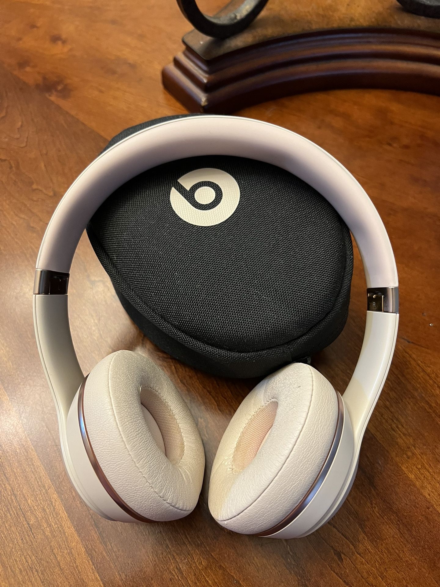 Pre-Owned Wireless Beats Solo 3 - Rose Gold