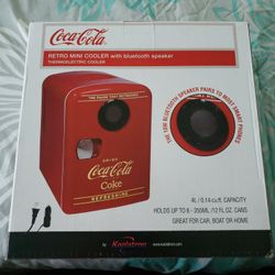 Coca Cola Bluetooth Speaker/mini Fridge 