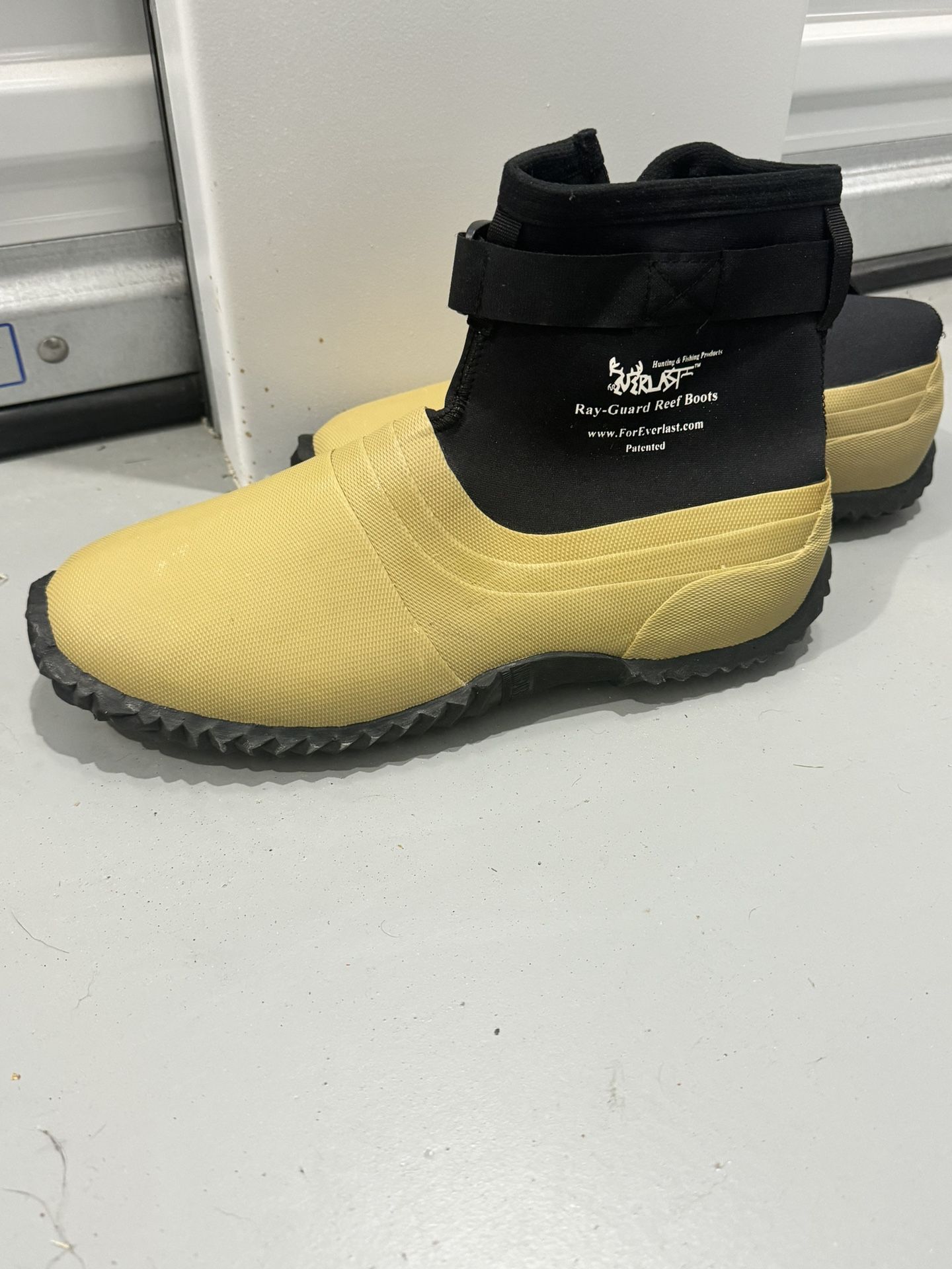 Foreverlast Ray Guard Reef Boots +Extras