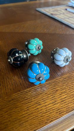 Door knobs (4)
