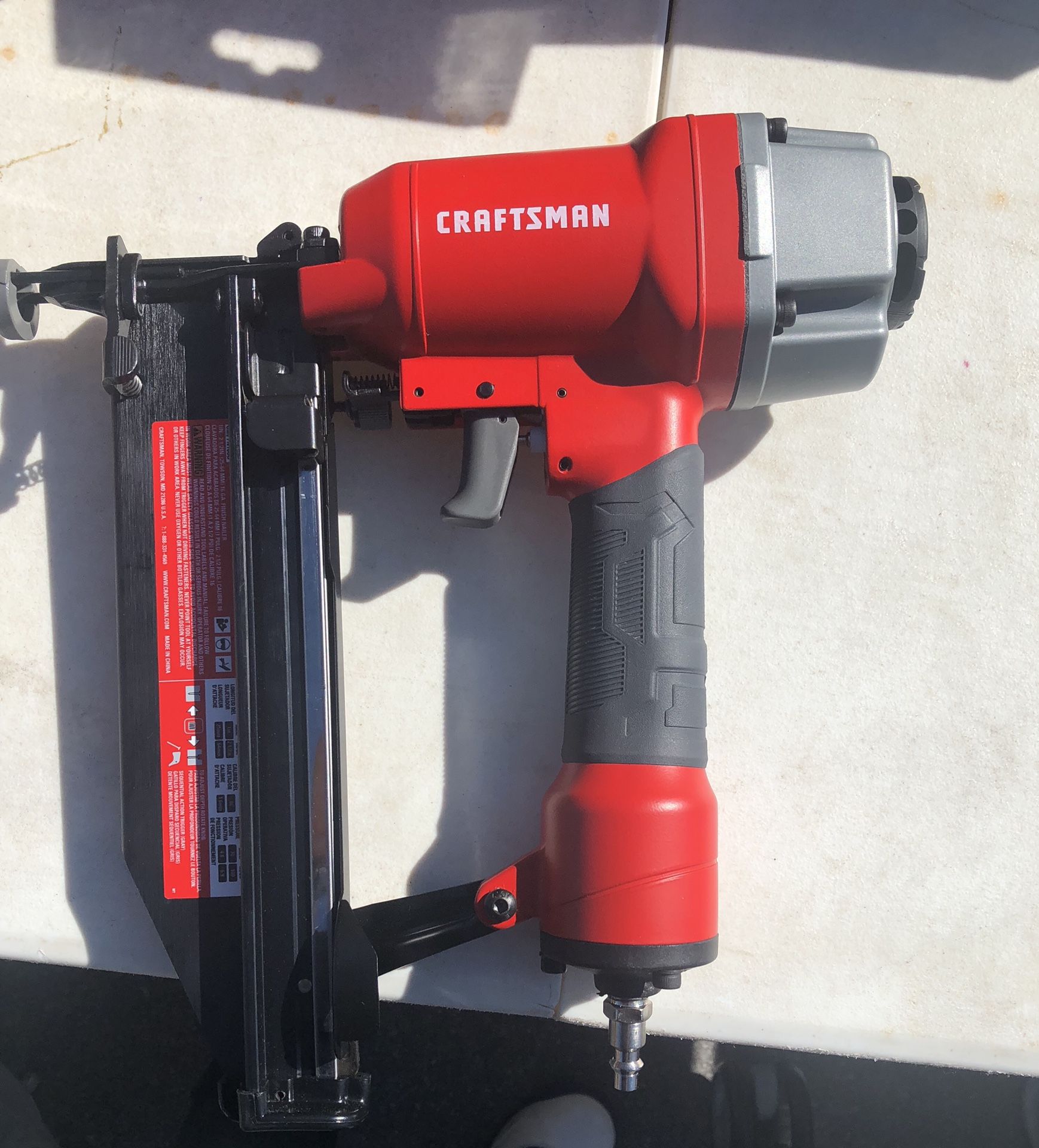 (BRAND NEW) Craftsman men nail gun