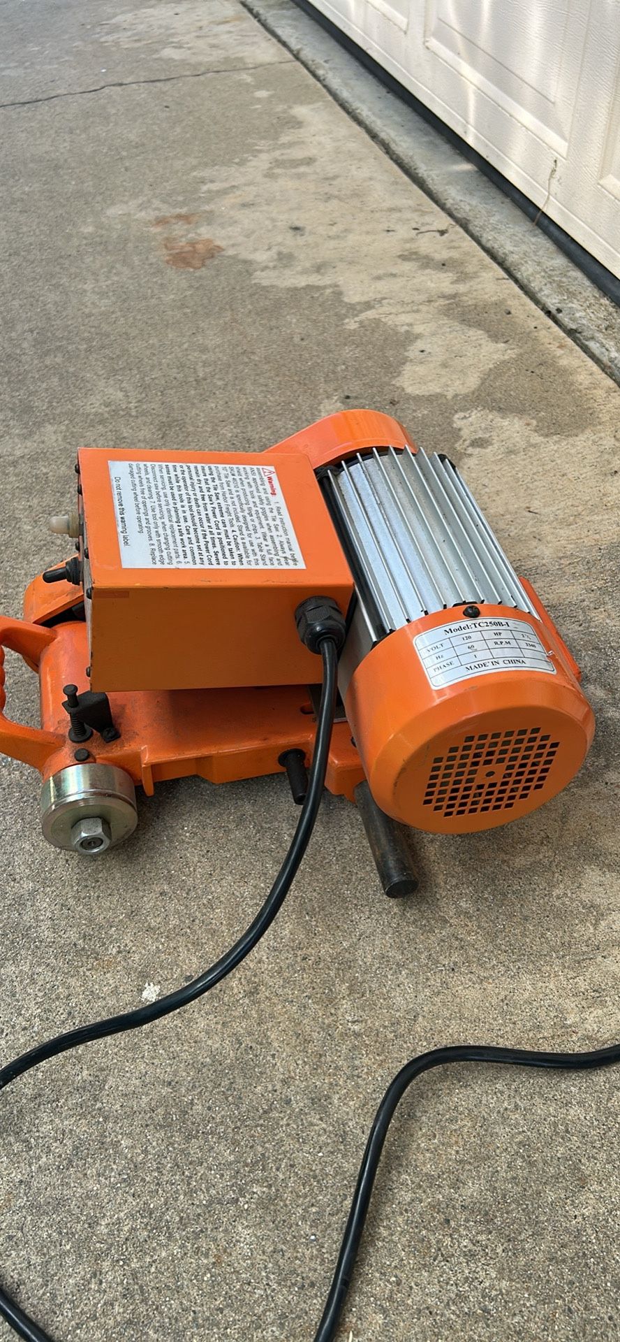 2.5 HP 10 inch tile saw