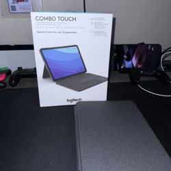 iPad Keyboard Case (Barley Used)