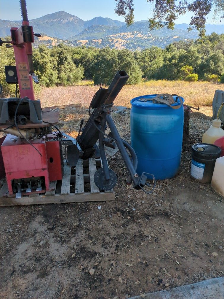 Low Profile Tire Changer Came Off Of Coast Tire Machine