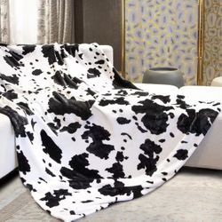 Cow Print Blanket Twin Size Soft Cozy Fuzzy Lightweight Black Cow Blankets and Throws Warm Plush Fleece Flannel Cow Printed Blanket Gift for Adults Mo