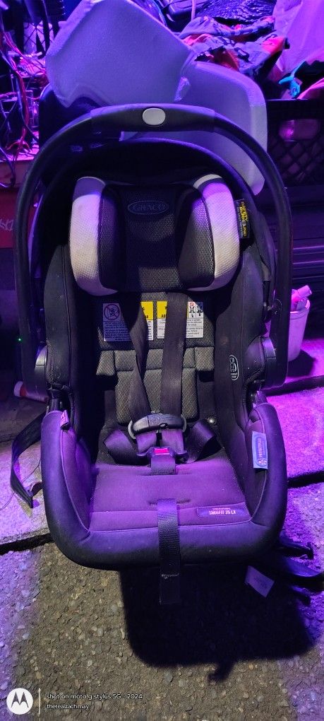 Graco Snugfit 35XL Car seat