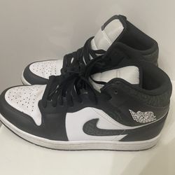 Air Jordan 1 Mid  - Men’s Size 8.5