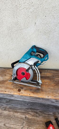 Makita Skillsaw 40v blade 7 1/4 Tool Only