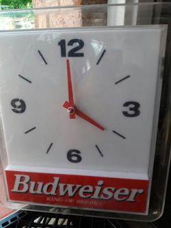 Budweiser clock lites up will not run