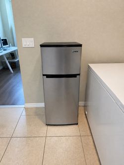 Mini fridge - Magic Chef