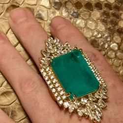 EMERALD,  WHITE SAPPHIRES  RING 7 gold plated silver