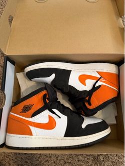 Jordan 1 Mid Orange/ Black/ White Size 7Y