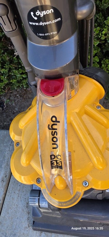Vacuum cleaner Dyson DC33