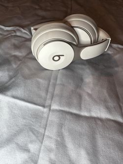 White Beats By Dre