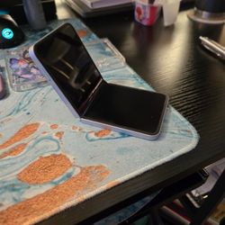 Unlocked Galaxy Flip 6 Used-mint Condition