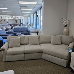 3-pc Fabric Sectional with chaise  - Wrenley 