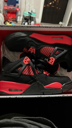 Air Jordan 4 size 6 youth