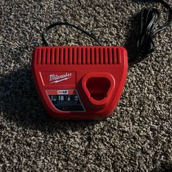 Milwaukee M12 Battery Charger 