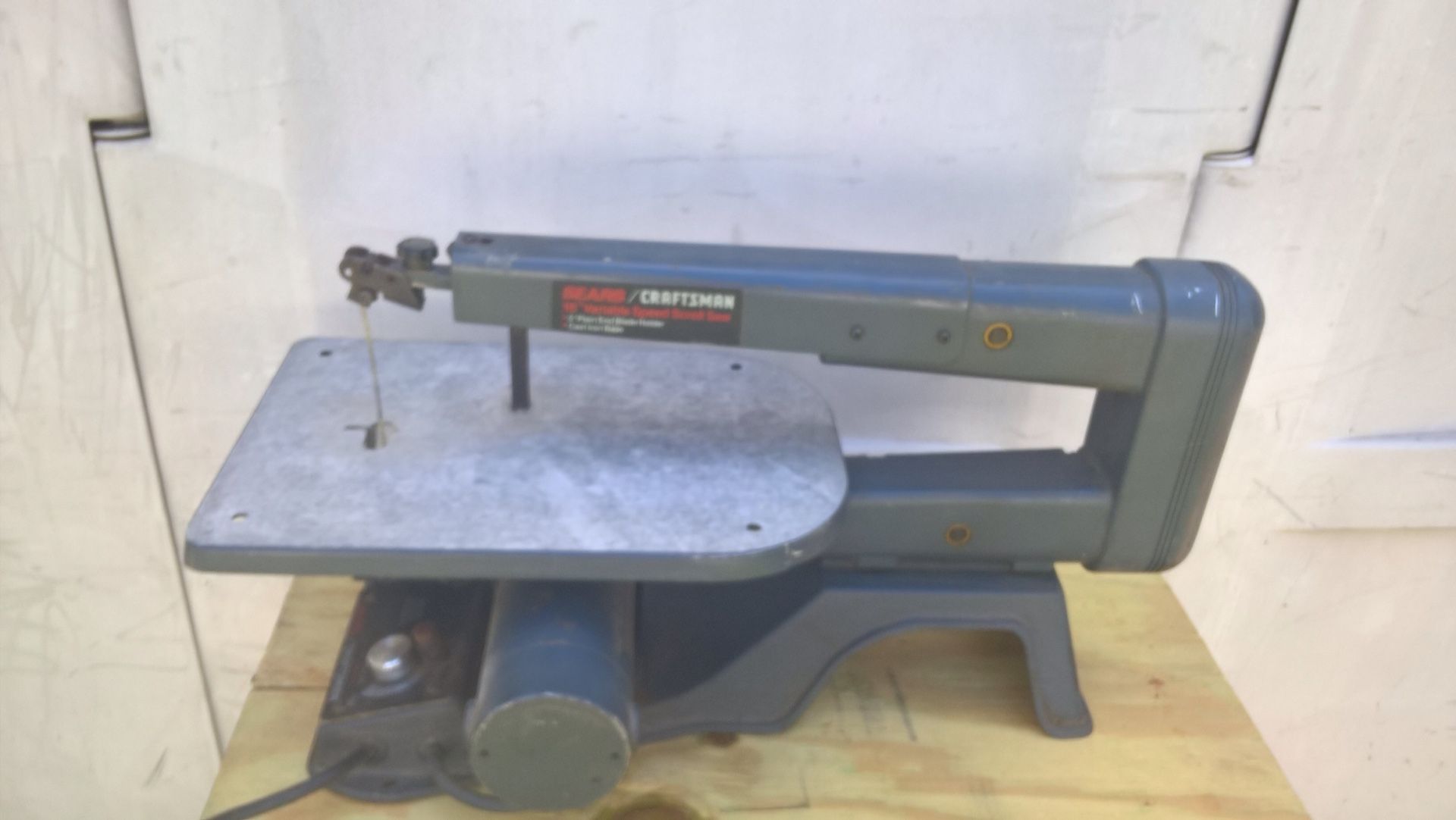 Sears Craftsman 16in variable speed scroll saw cast iron base 5" plain blade holder 500-1500 strokes per minute 113.236180
