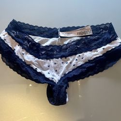 Victoria’s Secret Cheeky Panty – Navy Lace & Heart Print – XS