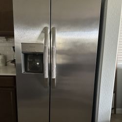 Frigidaire Refrigerator 