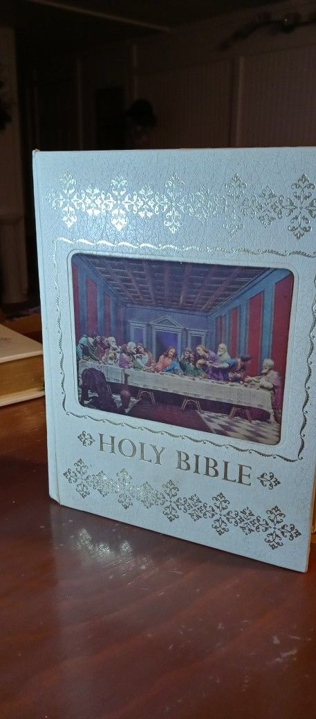 Books Big Antique Full Color Illustrations 1976 Bible House The Holy Bible King James