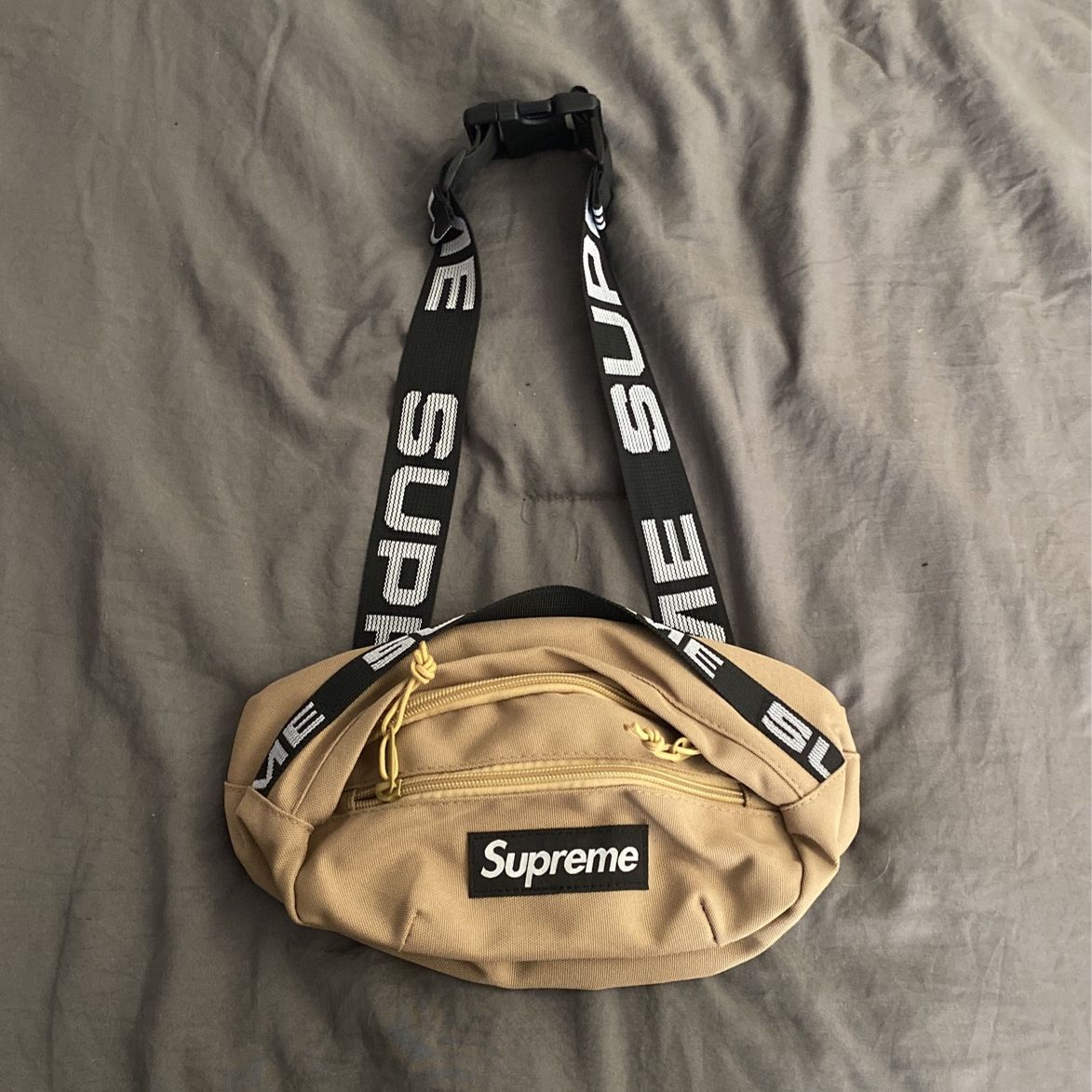 Supreme Bag for Sale in Garden Grove, CA - OfferUp