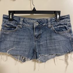 American Eagle Women’s Favorite Boyfriend Cut Off Blue Jean Shorts (Size 4)