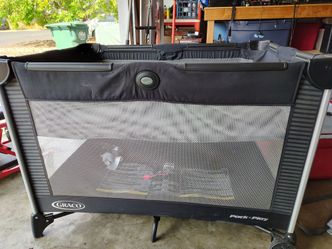 Playpen / bassinet