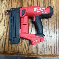 Milwaukee M18 Fuel 18 ga Brad Nailer