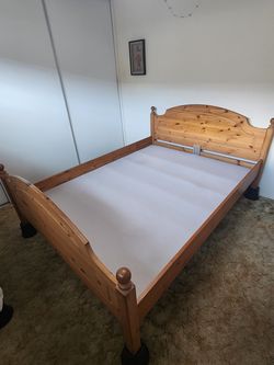 Queen Bed Frame w/2 Matching Night Stands