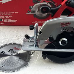 Milwaukee M18 18V Lithium-lon Cordless 6-1/2 in. Circular Saw (Tool-Only)