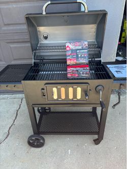 Classic Charcoal Grill in Black