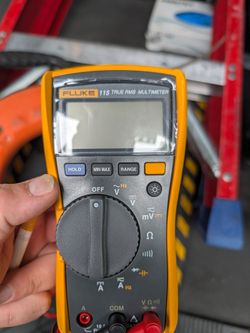 Fluke 115 True RMS Digital Multimeter