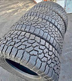 295/70/18 Falken vendo un set de llantas usadas excelente condiciones de vida las 4 ✅🤩I am selling a set of used tires, all 4 in excellent living con