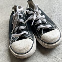 converse toddler size 8