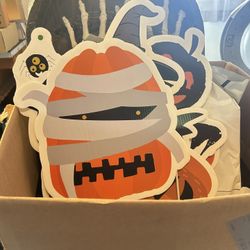 Free Box Of Halloween Yard Devs
