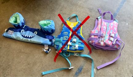 Kids life jacket / kids life vest