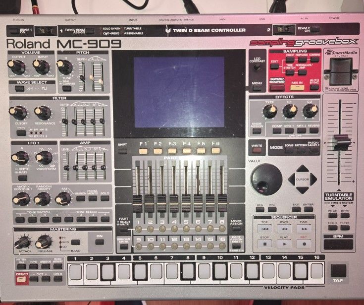 Roland MC-909 Production Sampling Drum Machine MIDI Controller W/ DJ Scratch Feature