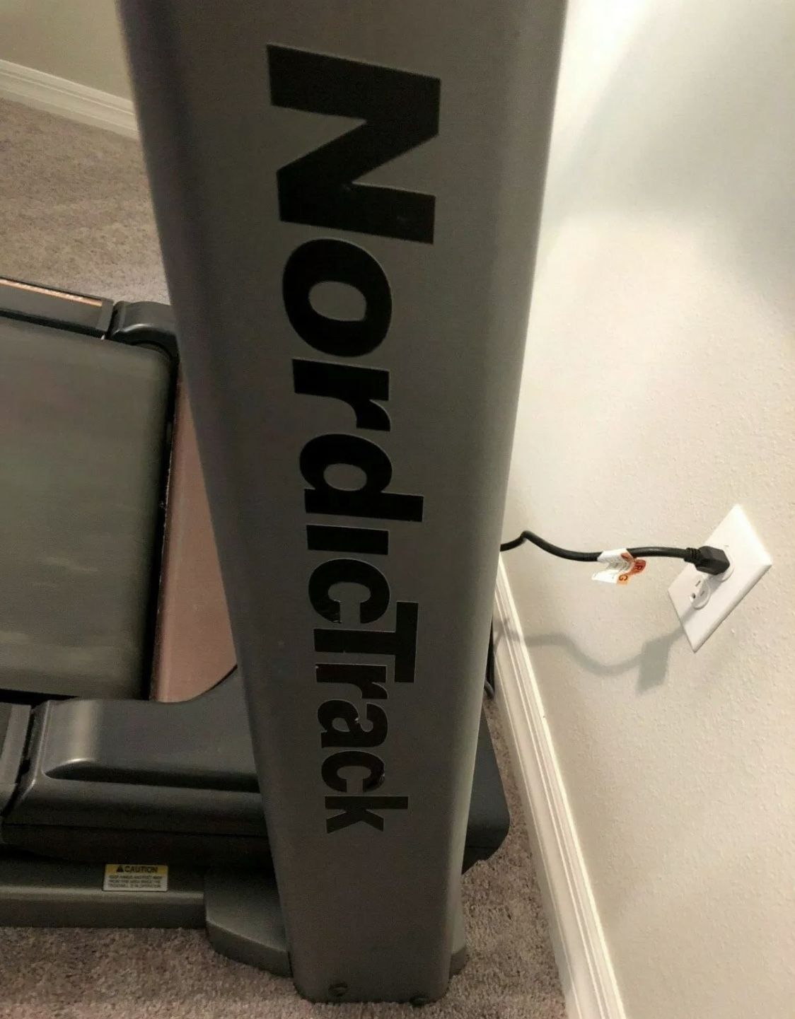 Nordic Track A2350 Treadmill HOT ITEM for Sale in San Antonio, TX