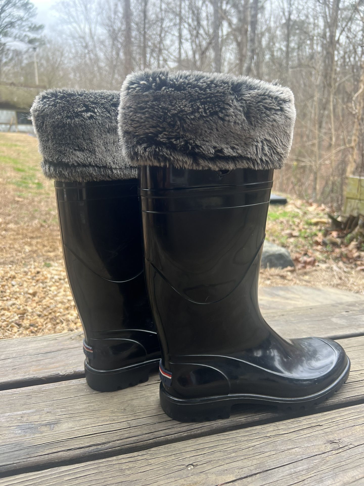 TOMMY HILFIGER Matty Black Tall Rubber Rain Winter Boots - Size 8 (Slightly Used, Good Condition)