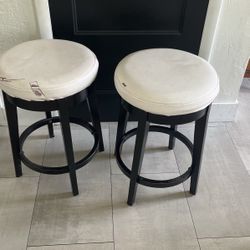 2 Counter Height Swivel Stools 