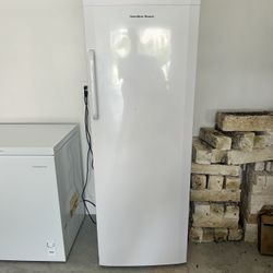 11Cu Ft Hamilton Beach White Upright Freezer